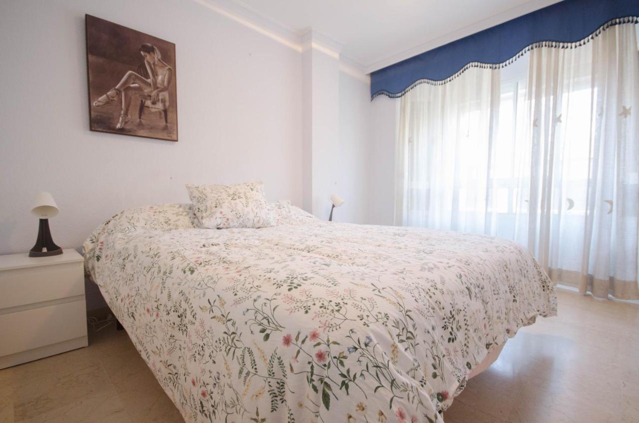 Aparment Neptuno- Located On The Promenade A Few Metres From The Beach. Эстепона Экстерьер фото
