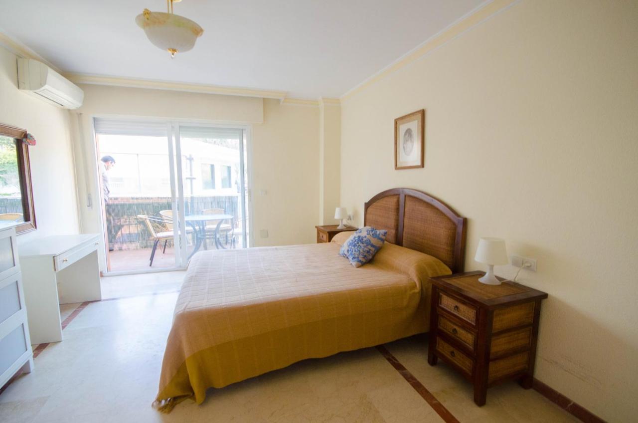 Aparment Neptuno- Located On The Promenade A Few Metres From The Beach. Эстепона Экстерьер фото