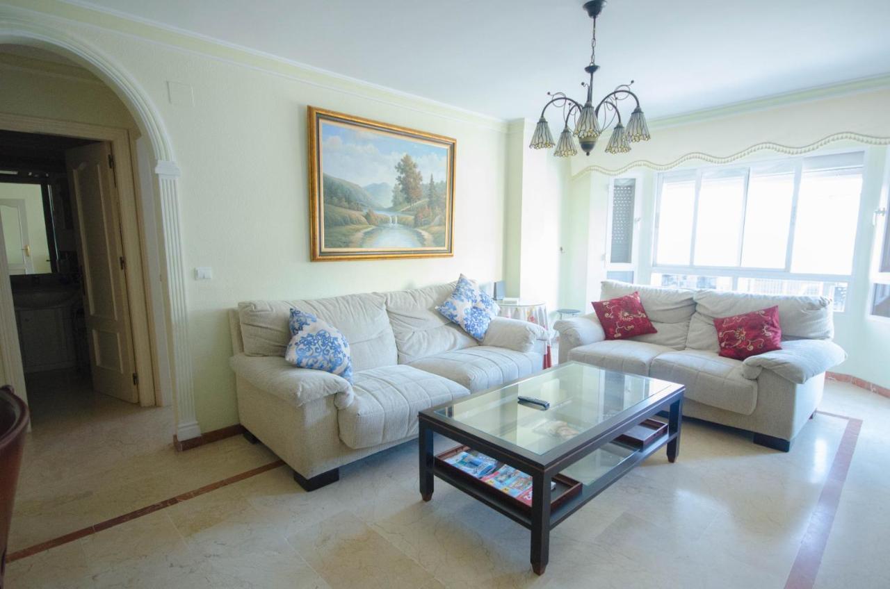 Aparment Neptuno- Located On The Promenade A Few Metres From The Beach. Эстепона Экстерьер фото
