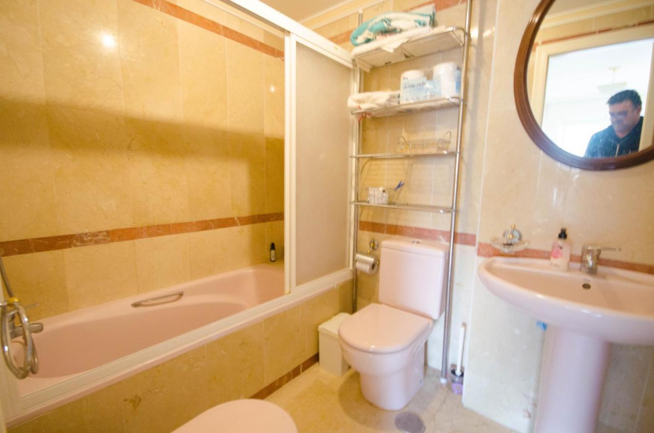 Aparment Neptuno- Located On The Promenade A Few Metres From The Beach. Эстепона Экстерьер фото